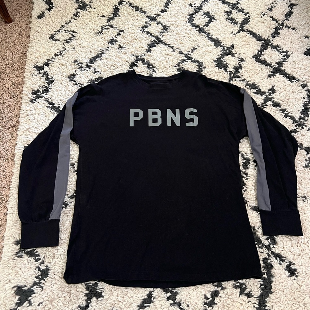 Men’s Alphalete athletic active wear long sleeved shirt size M